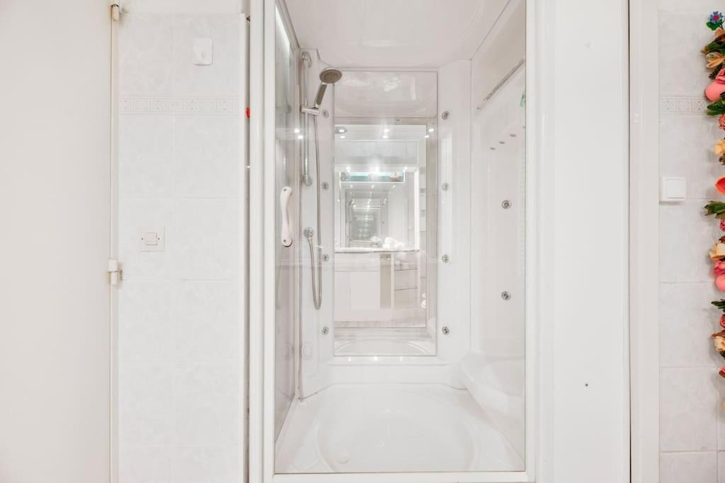 Riviera Prestige - Front De Mer - Terrasse - Parking 罗克布吕讷-卡普马丹 外观 照片